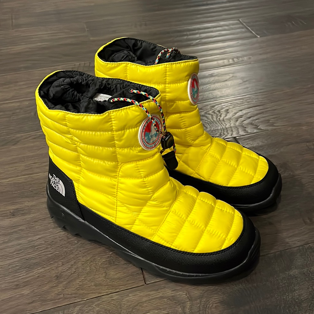 The North Face Yellow And Black Men's Rain & Snow Boots